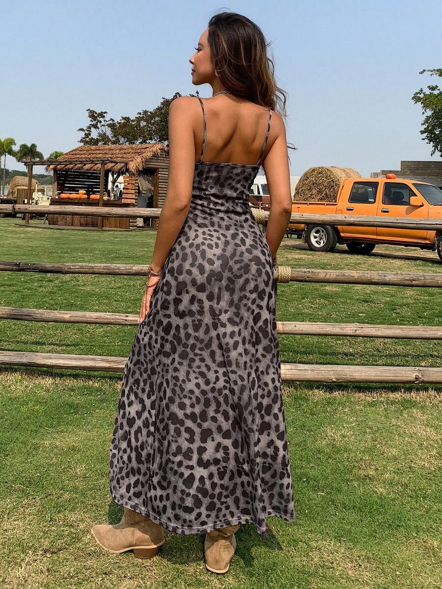 Wild & Elegant: The Dress That Defines Your Vacation Look
