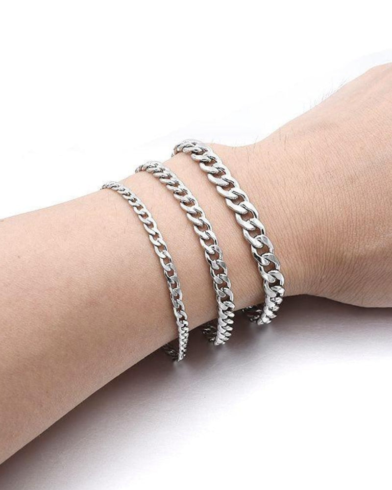 Bracelet en chaîne avec de l'argent ancien